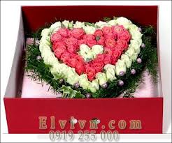 Hoa hộp trái tim 247